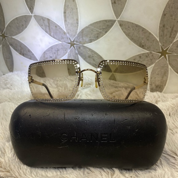 Chanel Vintage Sunglasses-Limited Edition - Picture 11 of 16